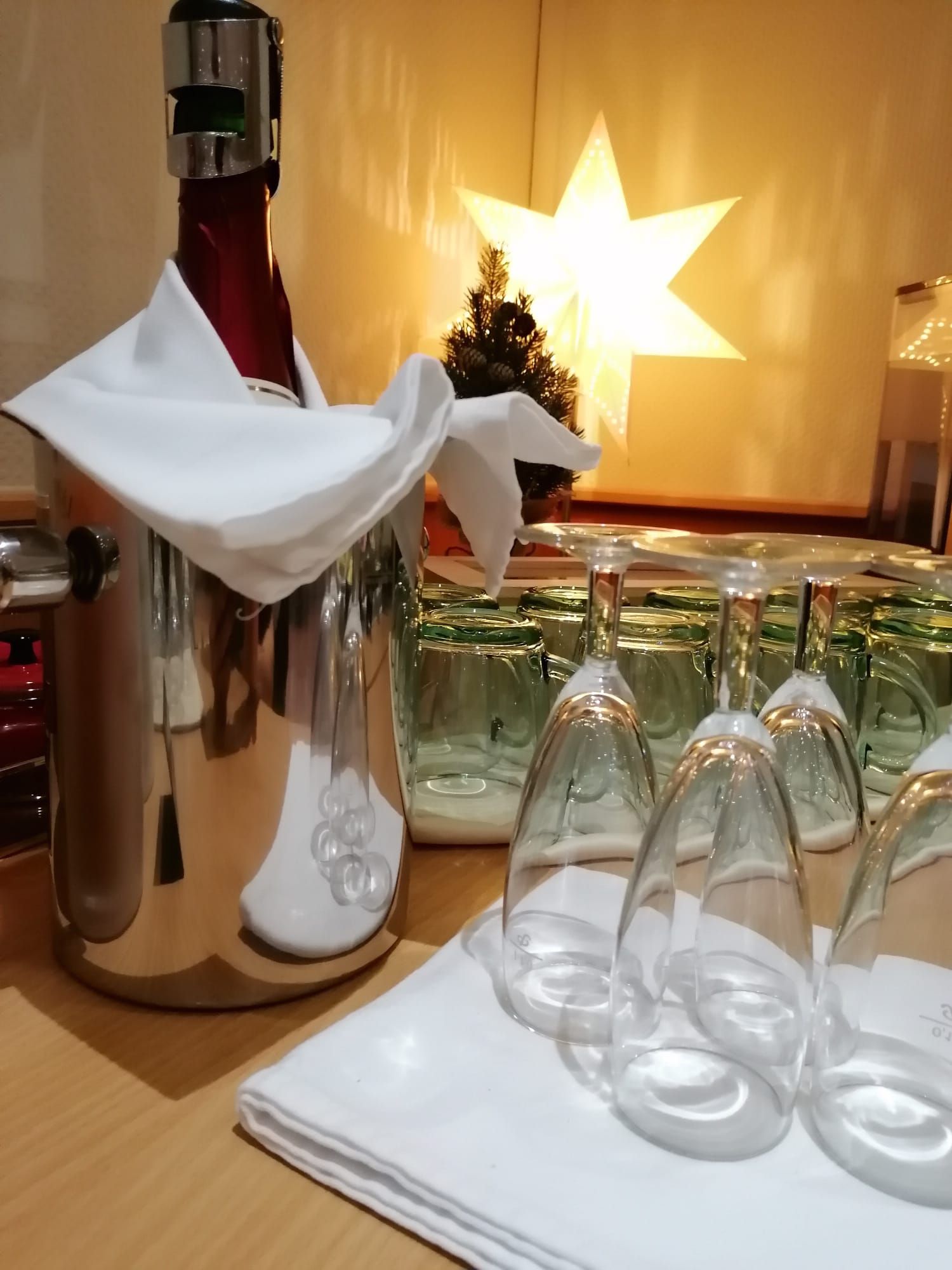 Hausgemachte Dessert-Verrines am Frühstücksbuffet